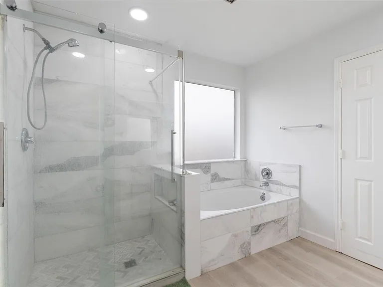 5902 Rye Creek Dr — Photo 9
