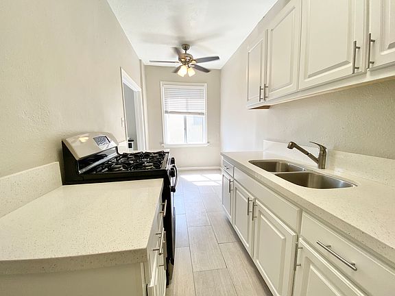 2nd image of 435 N Ardmore Ave #319