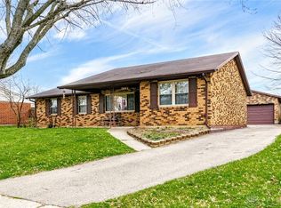 1569 Sioux Dr, Xenia, OH 45385