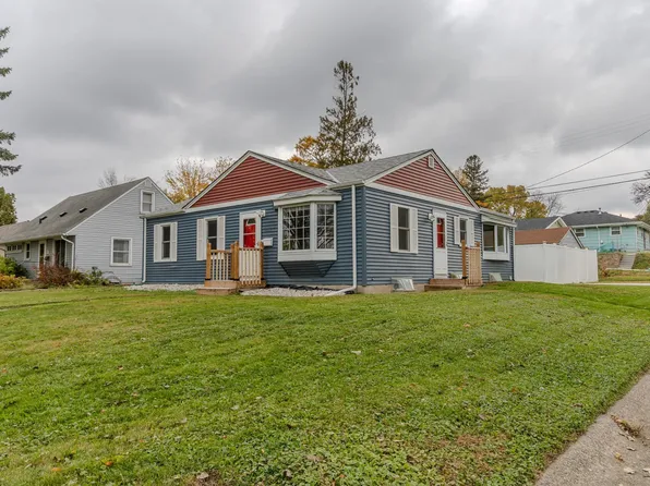4655 Chatham Rd NE, Columbia Heights, MN 55421