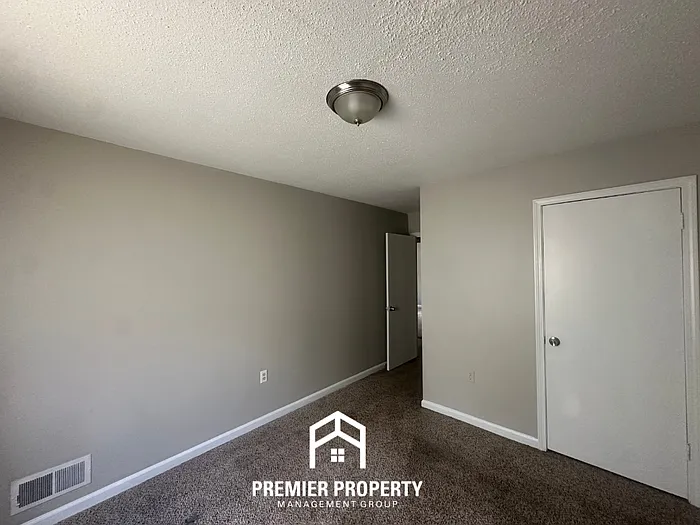 6355 Rockbridge Cv — Photo 16