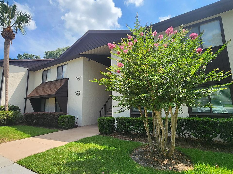 1st image of 510 Fairways Cir #B