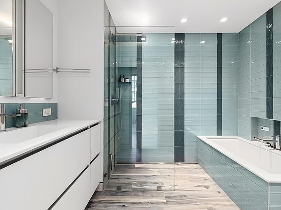 2nd image of 100 W 72nd St #2AB