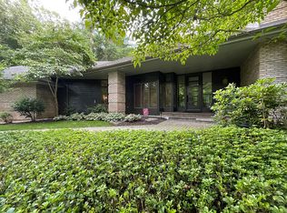 1556 Winterwood Dr NE, Grand Rapids, MI 49525