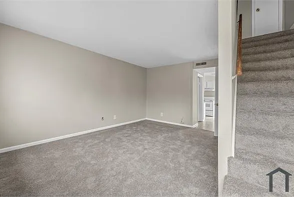 43 Old Holly Ln — Photo 1