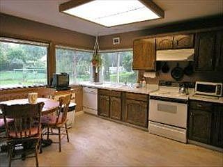 4th image of 5921 E Beverly Cir