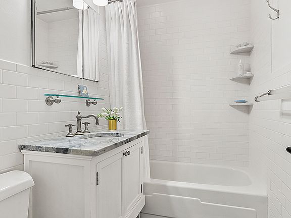 5th image of 49 E 12th St APT 4D