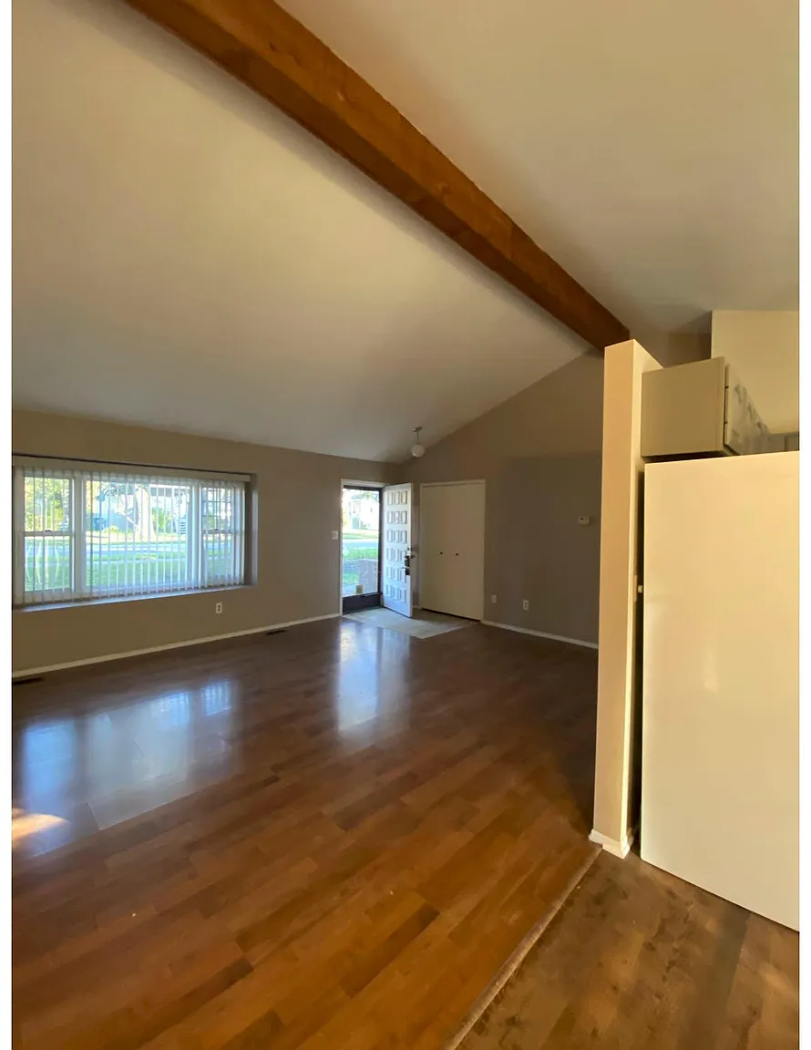 411 Baker St photo 1