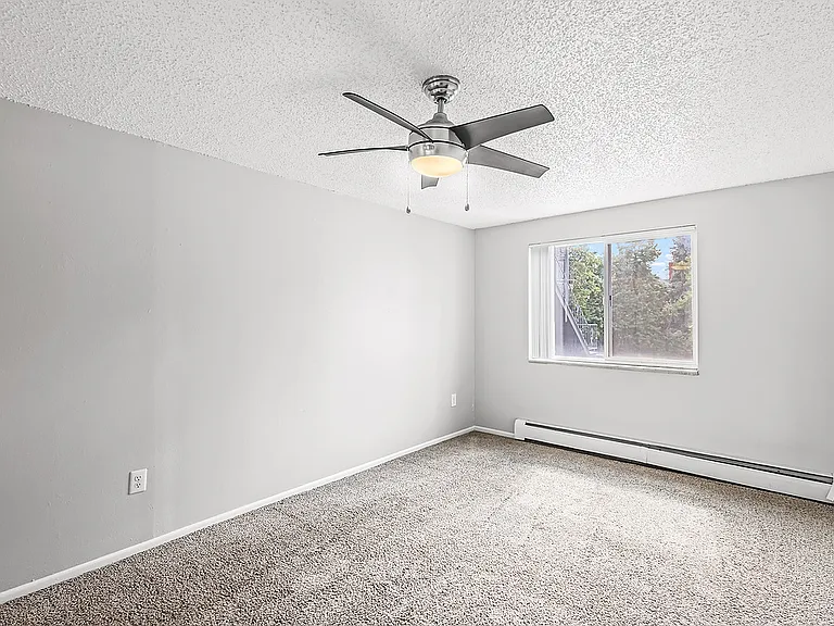 1280 Clayton St. Apartments — Photo 41