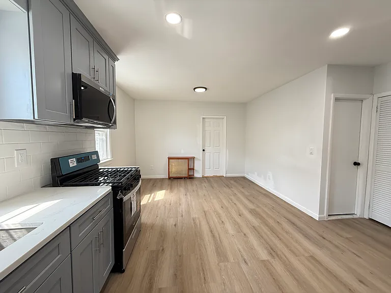 51 Dewitt St #2 — Photo 10