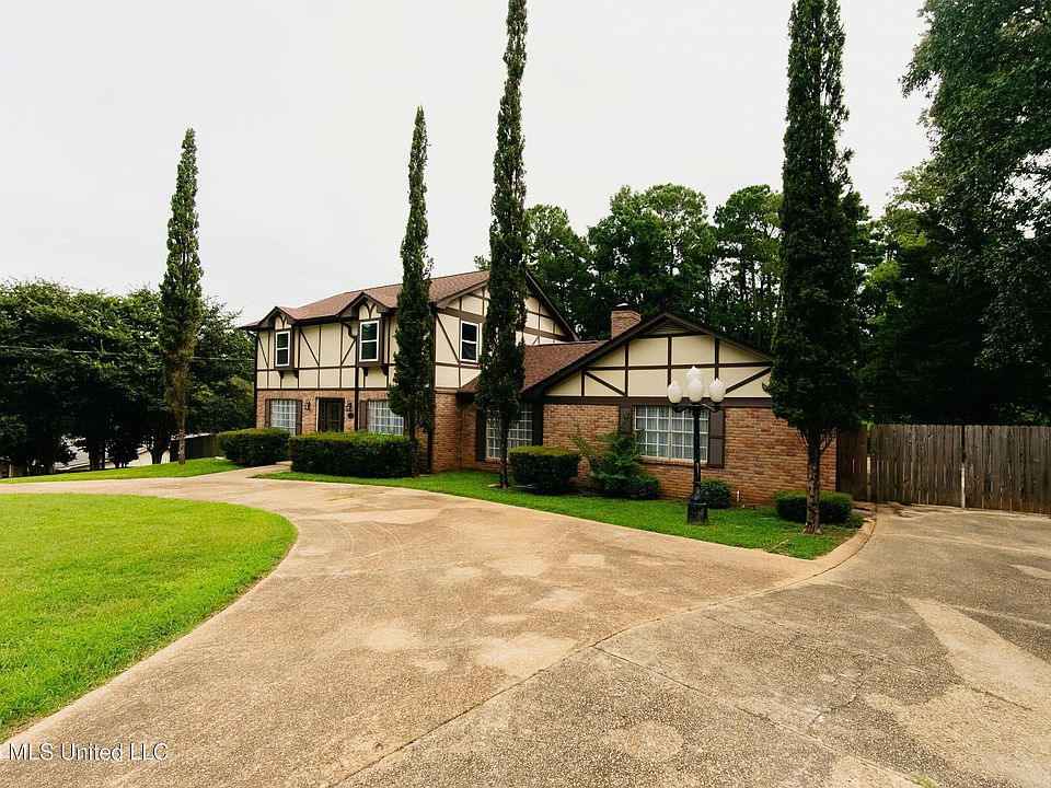 1st image of 7528 Pineridge Dr