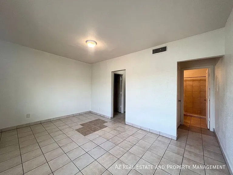 1229 W Pierce St #2 — Photo 15