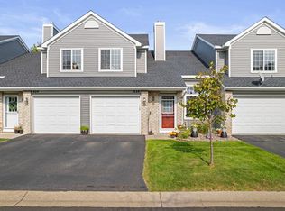 420 Monk Ct, Chanhassen, MN 55317