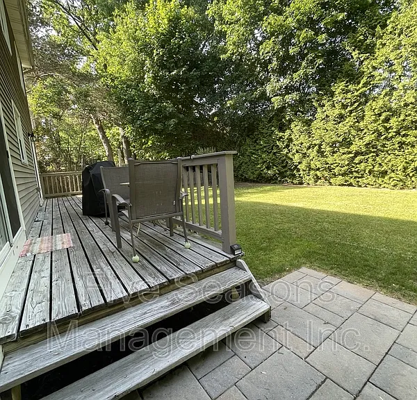 70 Pleasant Ave — Photo 6