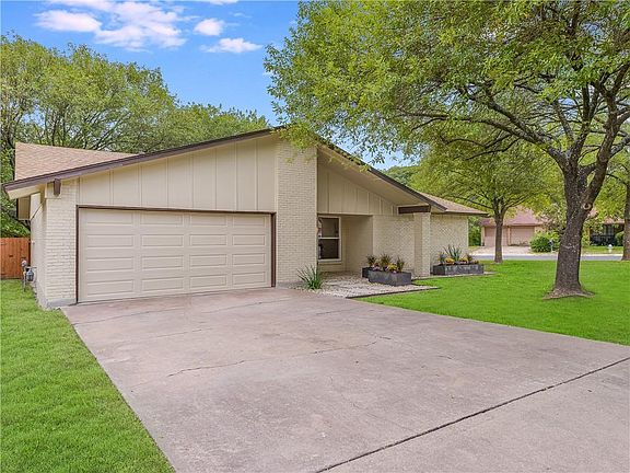 3rd image of 10708 Parkfield Dr