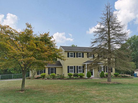 3rd image of 23 Richard Lee Ln