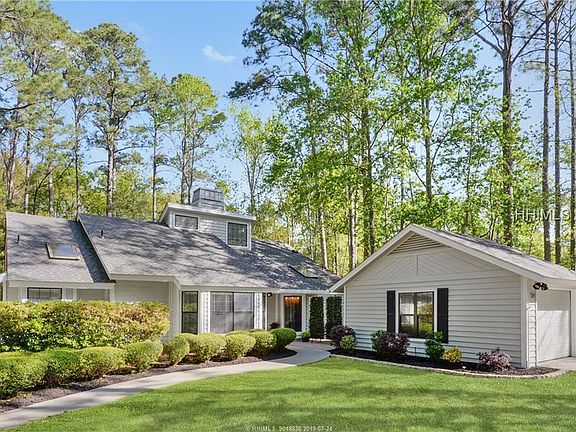 3rd image of 34 Edgewood Dr