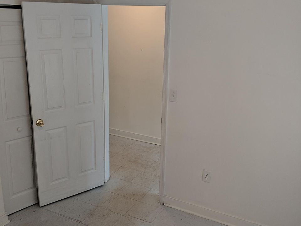 1st image of 110 E 14th St