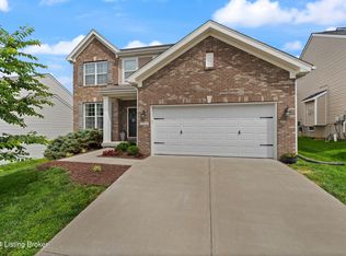 17116 Green Crest Ln, Louisville, KY 40245