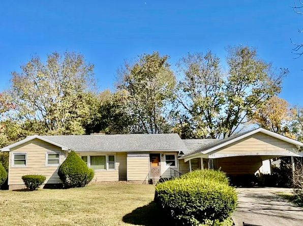 222 W 17th St, Beardstown, IL 62618