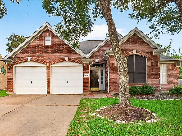 17303 Kenton Crossing Ln — Photo 3