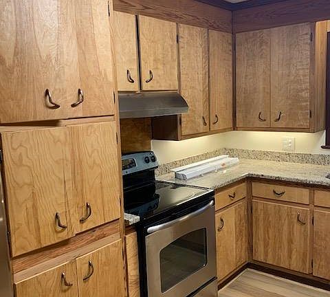 2nd image of 908 Valley St #908