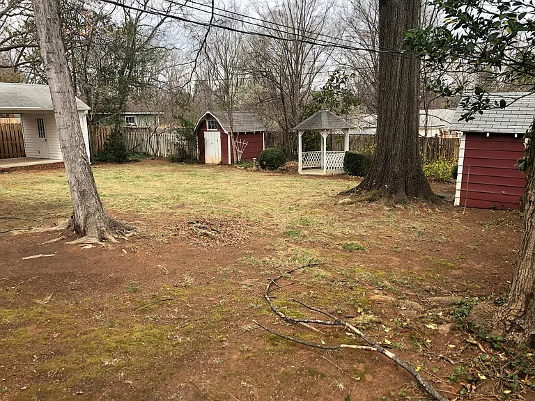 1012 Onslow Dr — Photo 11