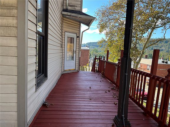 3rd image of 605 2nd St