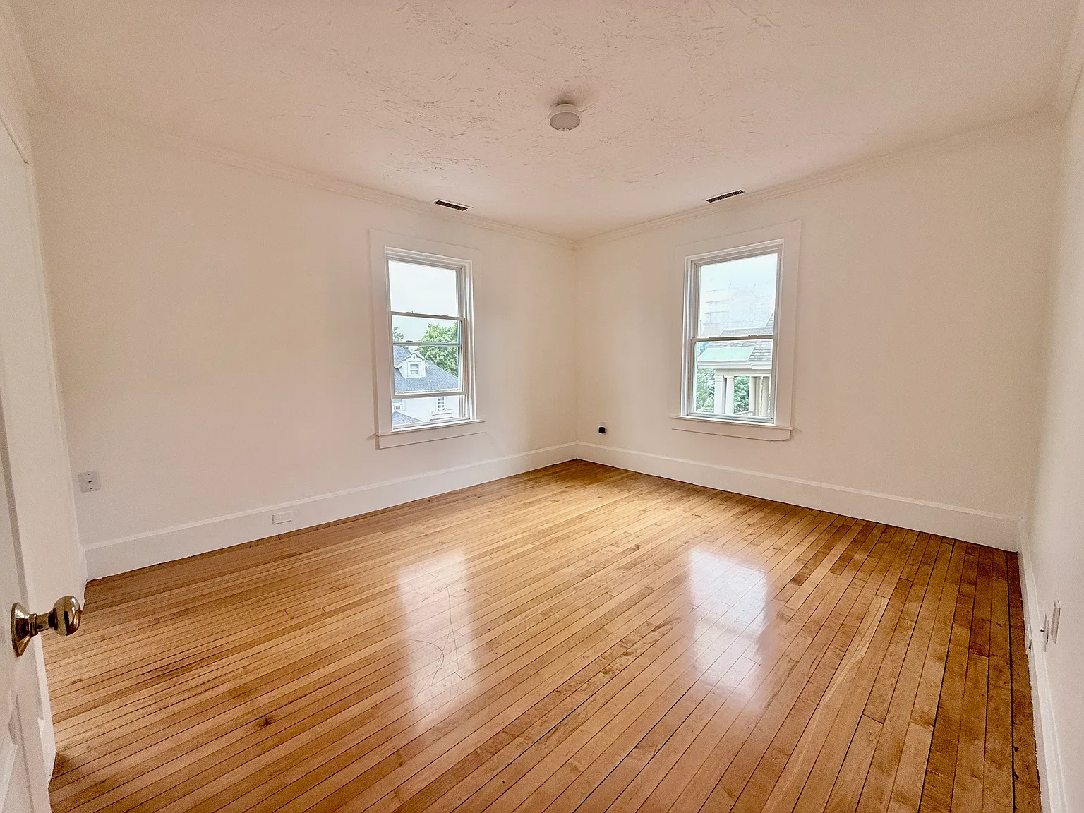 2 bed, 863 sqft, $2,400 — Photo 4