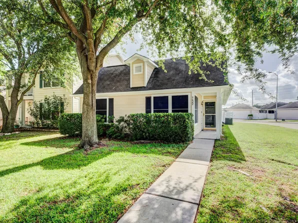 9622 Farrell Dr, Houston, TX 77070