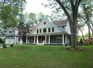 73 Oak Cliff Rd, Newton, MA 02460