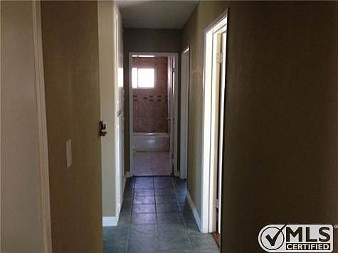 5th image of 804 Maywood St