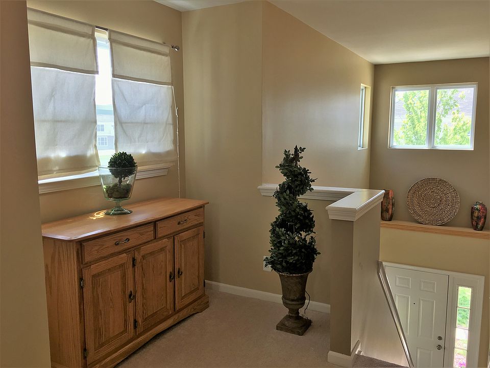 562 Fieldstone Cir N, Chelsea, MI 48118 Zillow