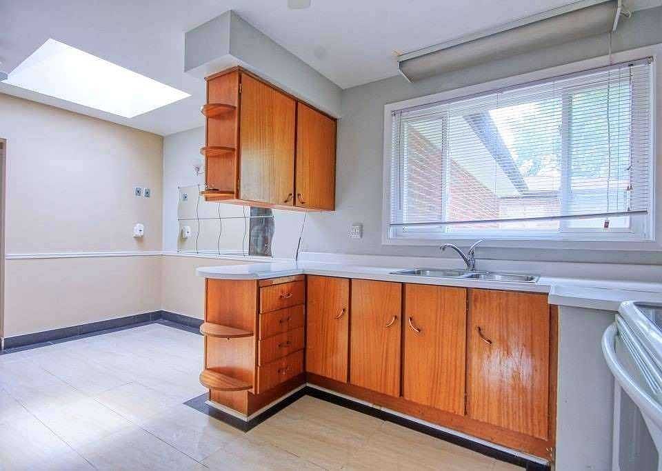2nd image of 14 Griselda Cres
