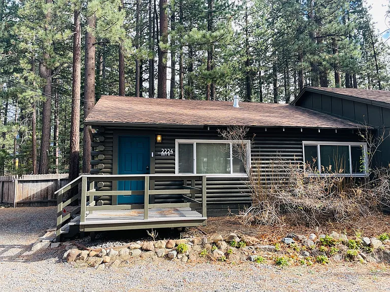 2224 Helen Ave — Photo 1