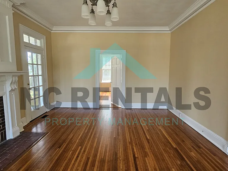 521 Park Pl — Photo 4