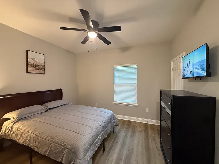 410 Peach St — Photo 10