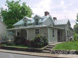 13 Houston Street