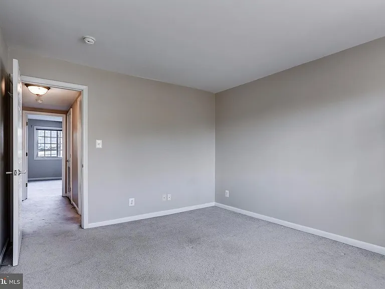 1615B N Van Dorn St #B — Photo 17