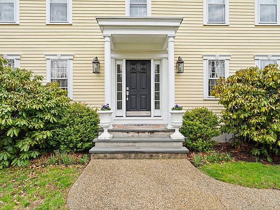 3rd image of 821 Concord Rd