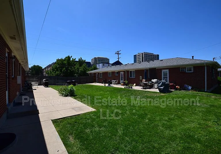 1885 S Clermont St — Photo 3