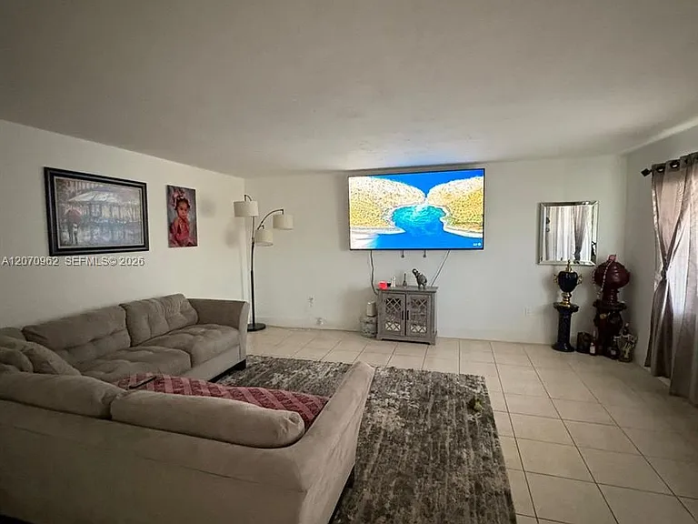 11840 NE 19th Dr #14 — Photo 5