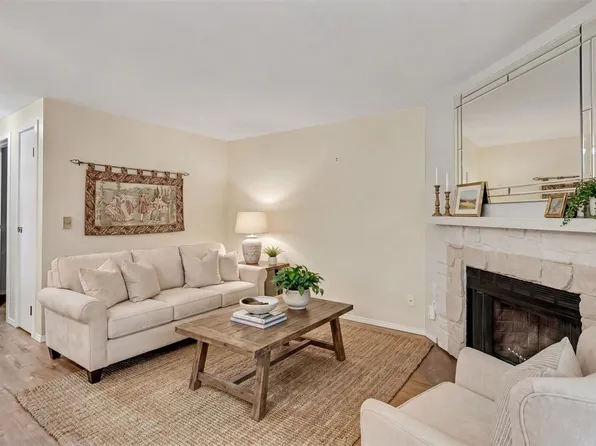 17425 119th Lane SE #D22, Renton, WA 98058