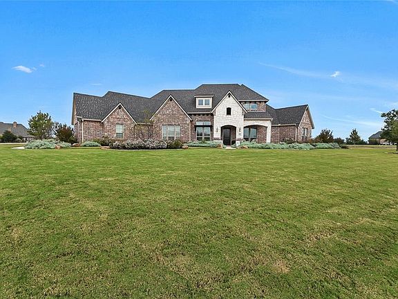 2nd image of 908 S Bluffview Dr