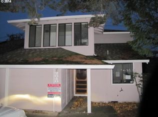 2640 SW Augusta Dr, Beaverton, OR 97003