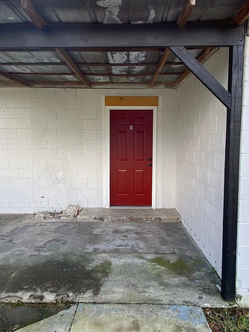 34 Factory Street SW — Photo 2