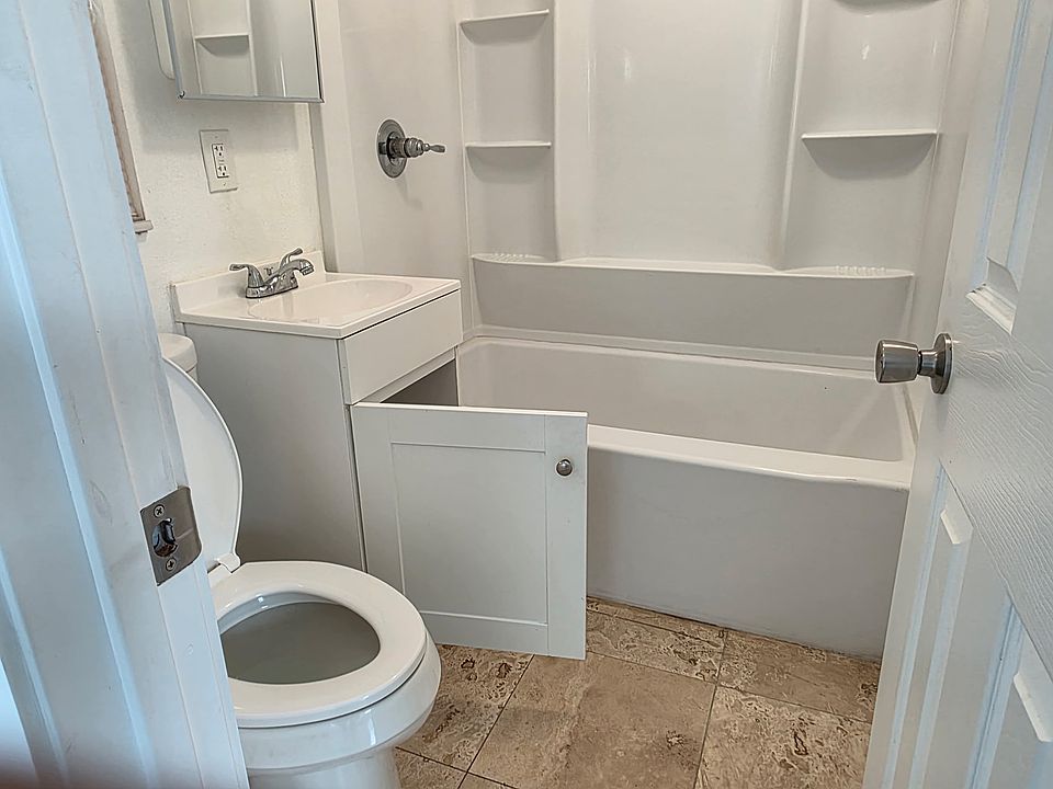 1st image of 32650 Avenue D