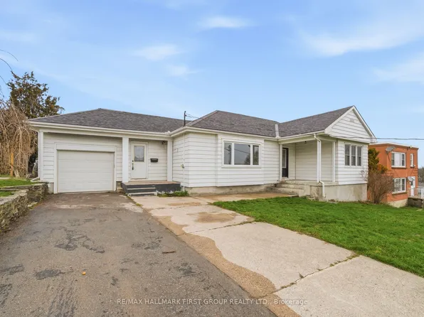 16 Sutcliffe Blvd, Quinte West, ON K8V 3M5