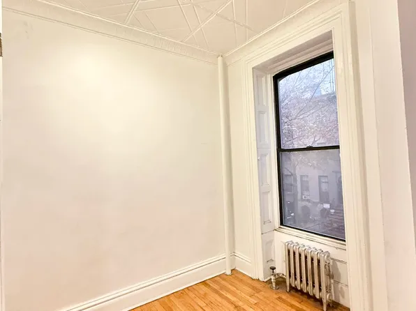 542 Pacific Street image 5 of 11