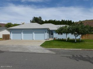 81 McAllister Dr, Yakima, WA